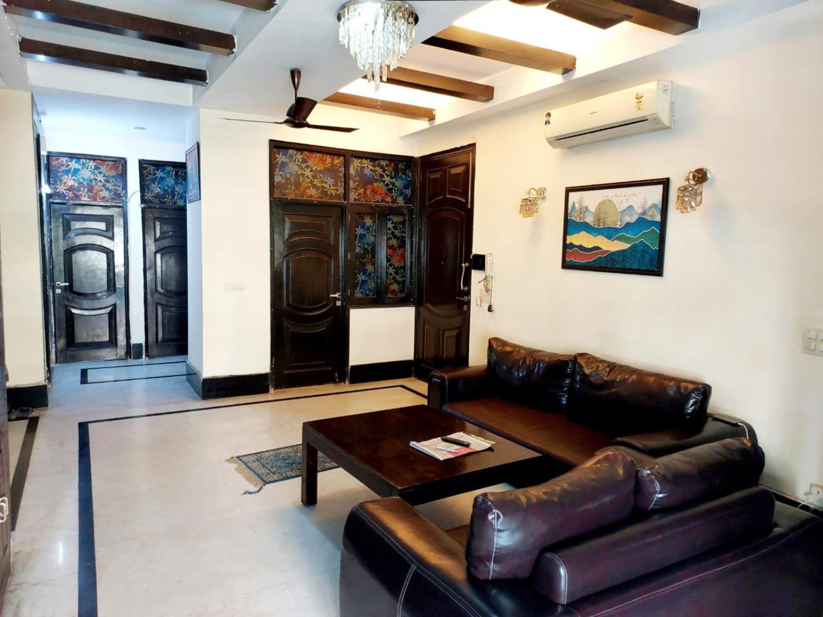 Khusbu Residency, Park Market, South Delhi 3* New Delhi