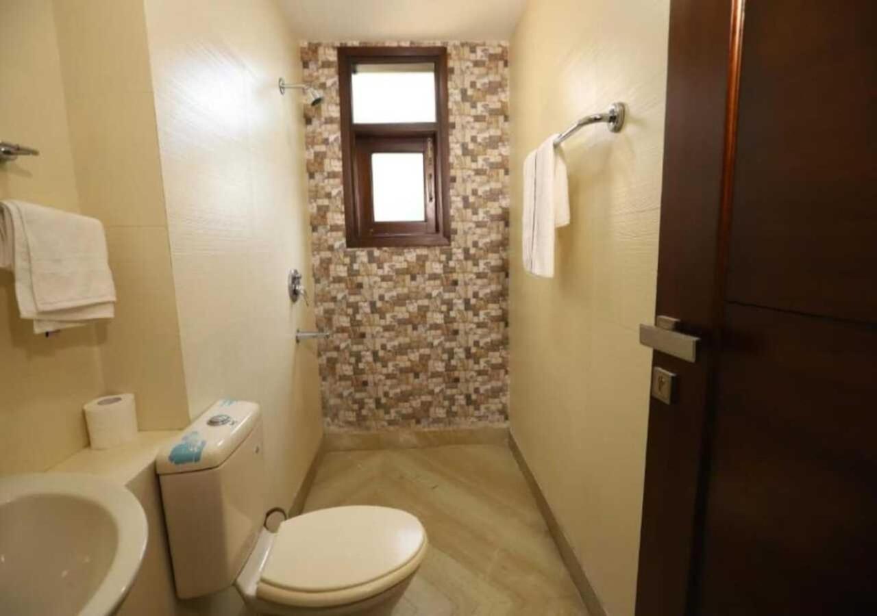 Hotel Khusbu Residency, Park Market, South Delhi 3*